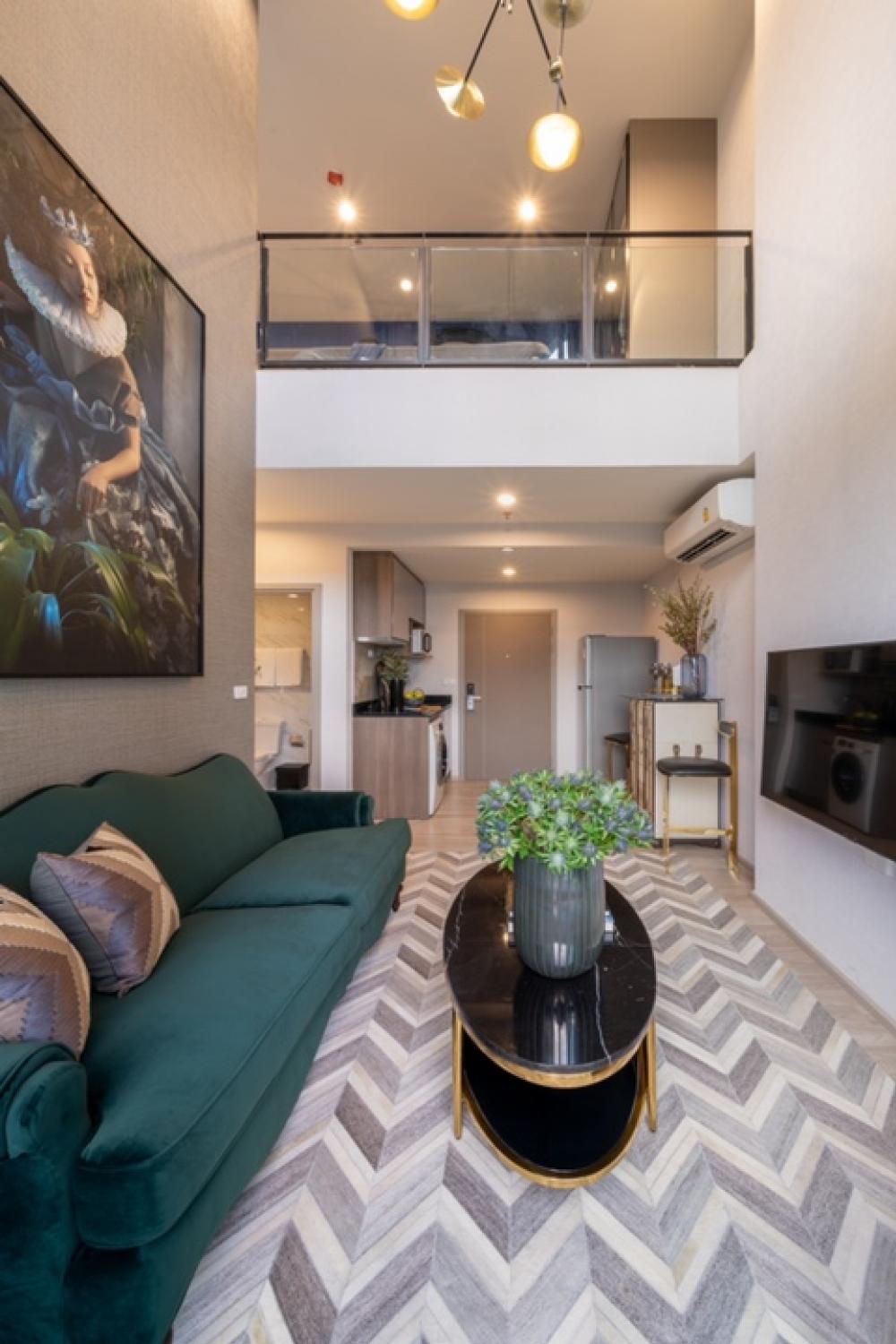 For SaleCondoBangna, Bearing, Lasalle : Duplex room for sale 🔥 ideo mobi sukhumvit eastpoint (ideo mobi sukhumvit eastpoint) Building A Duplex 51 sq m. Price 5.69 million baht, has a balcony, pool view, garden