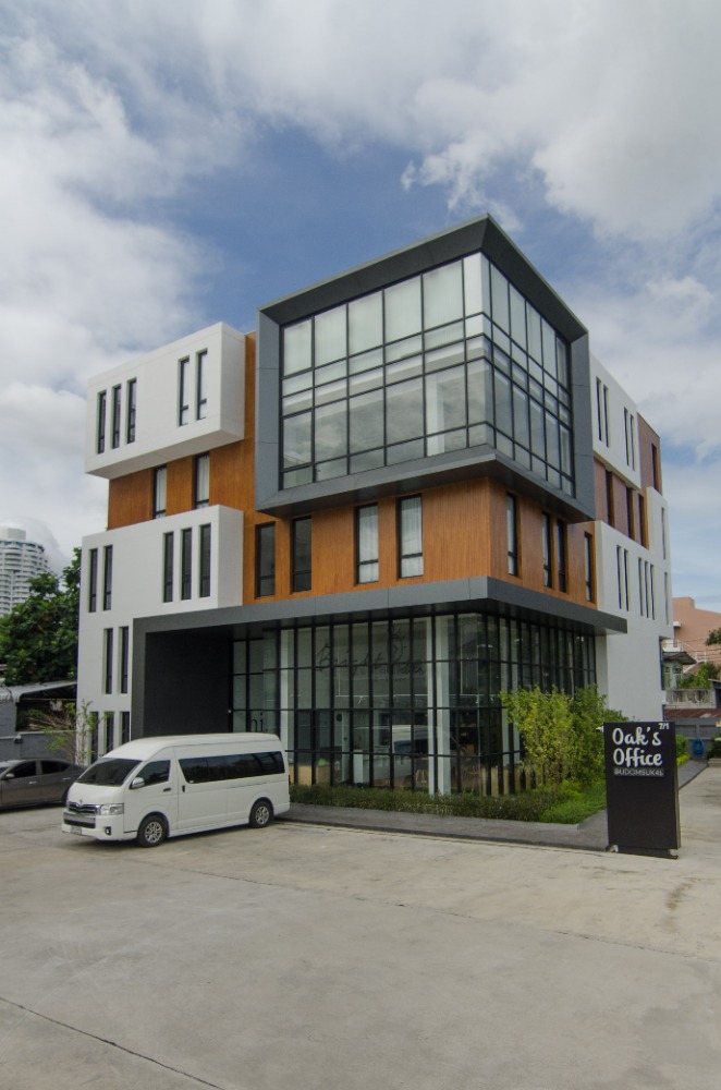 ให้เช่าสำนักงานอ่อนนุช อุดมสุข : Oak's Office ออฟฟิศให้เช่าใกล้ BTS อุดมสุขและทางด่วนบางนา พื้นที่ 22 -200 ตรม. มีที่จอดรถและบริการห้องประชุม