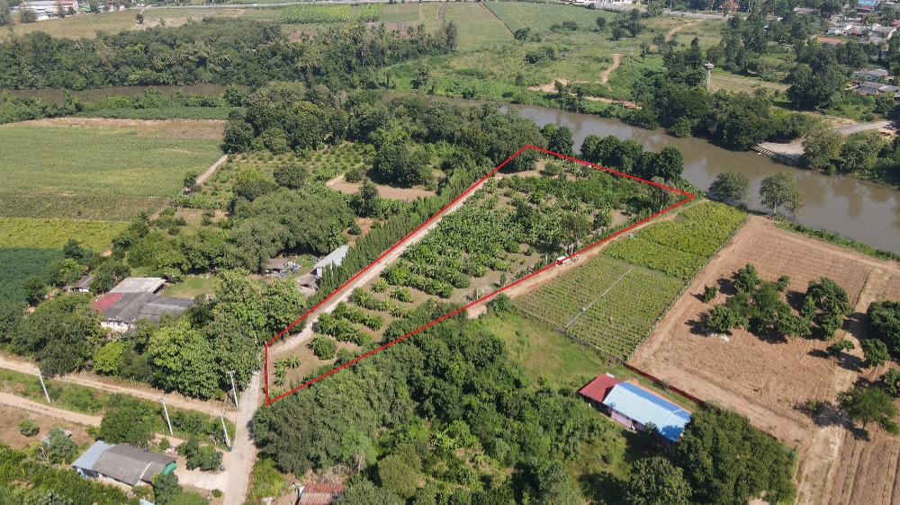 For SaleLandKanchanaburi : For sale next to the water. Very beautiful. Everything is ready. There is an entrance near the resort and restaurants.