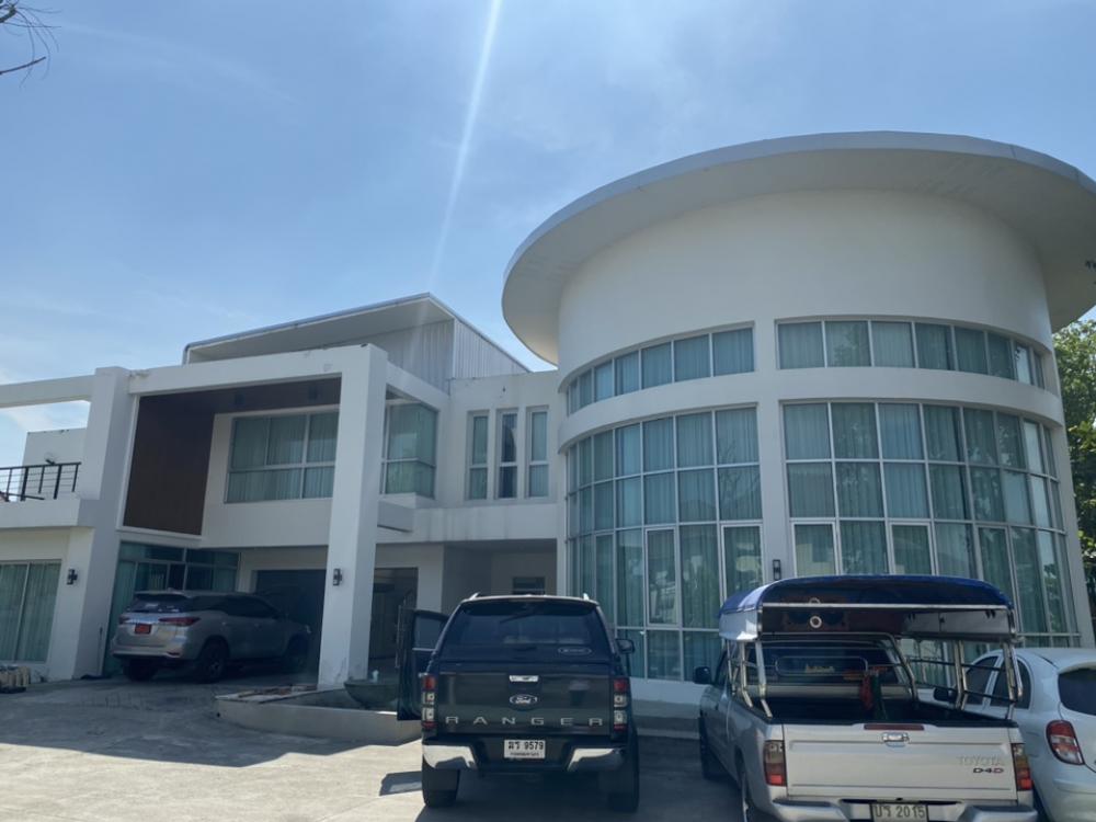 ขายสำนักงานลาดกระบัง สุวรรณภูมิ : ออฟฟิส 2ชั้น เหมาะสำหรับทำออฟฟิศ ที่อยู่อาศัย หรือ คลังสินค้า พื้นที่ทั้งหมด 776ตรว เนื้อที่เกือบ2ไร่ ที่ว่างประมาณ400 ตรว ขึ้น จอดรถได้มากกว่า10 คัน-ใกล้นิคมอุตสาหกรรมลาดกระบัง-ขึ้นทางด่วนมอเตอร์เวย์ง่าย-ใกล้เส้นสุวินทวงศ์-ใกล้สนามบินสุวรรณภูมิ 
