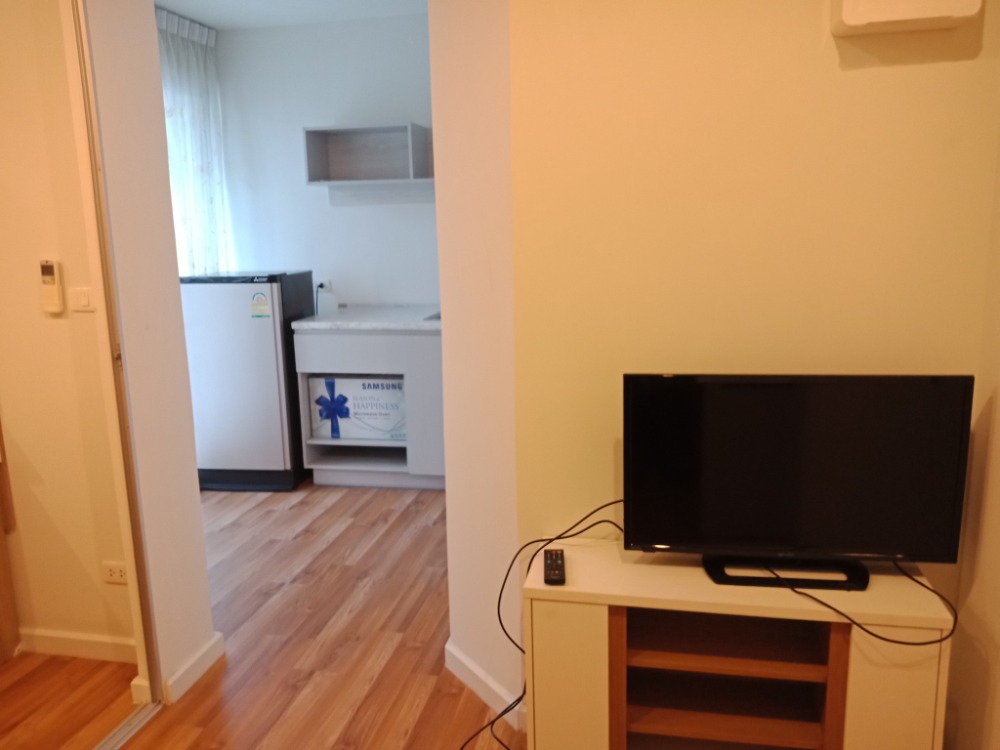 For RentCondoLadkrabang, Suwannaphum Airport : Condo for rent in front of Lat Krabang Industrial Estate, V Condo Lat Krabang (V condo Lat Krabang), Chalong Krung Road, near Lat Krabang Techno In front of Lat Krabang Industrial Estate, front building A2