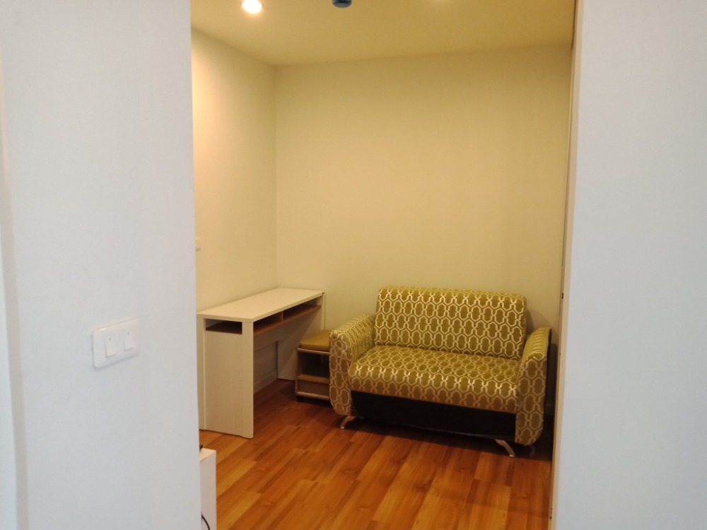 For RentCondoLadkrabang, Suwannaphum Airport : Condo for rent in front of Lat Krabang Industrial Estate, V Condo Lat Krabang (V condo Lat Krabang), Chalong Krung Road, near Lat Krabang Techno In front of Lat Krabang Industrial Estate, front building A2