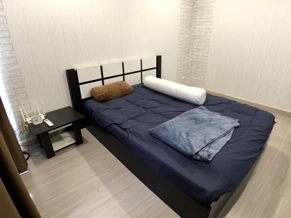 For SaleTownhomeLadkrabang, Suwannaphum Airport : For sale Sammakorn Avenue Suvarnabhumi, 4 bedrooms, Motorway Road, Expressway - Phatthana Rural 3 Krungthep Kreetha Srinakarin-Romklao Near the guardhouse swimming pool 50 meters. The new house is rarely lived in.