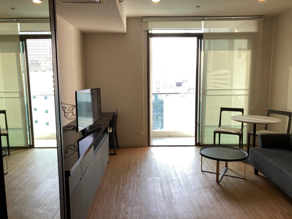 For RentCondoSilom, Saladaeng, Bangrak : for rent 1 bed siamese surawong