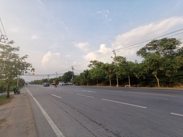 ขายที่ดินพระราม 2 บางขุนเทียน : ขายที่ดินเปล่า 3-2-0 ไร่ ใกล้แยกบางบอน 5 ติดถนน 2 ด้าน ริมถนนเอกชัย 131 กว้าง 57 เมตร