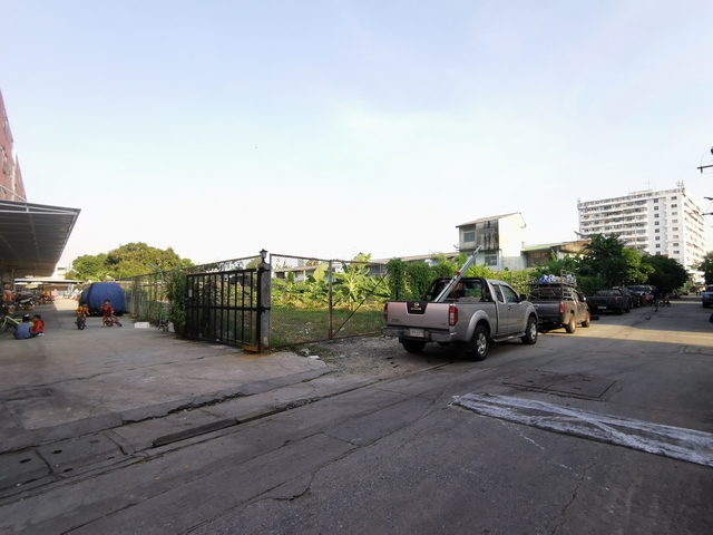 ขายที่ดินรัตนาธิเบศร์ สนามบินน้ำ พระนั่งเกล้า : ขายที่ดิน ถมแล้ว 774 ตรว. ถนนพิบูลสงคราม ซอย 15 ใกล้ท่าน้ำนนท์ เหมาะทำคอนโด อพารต์เม้นต์