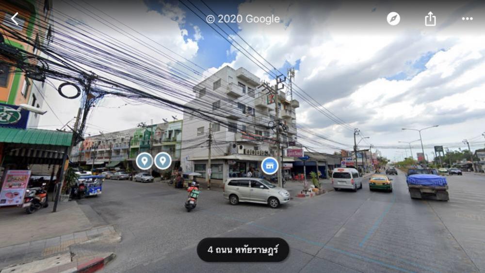 For SaleHome OfficeNawamin, Ramindra : Home office for sale in Hathairat Modified side to 5 units, 29 sq m, Suphawan Village, beginning of the project next to Main Yai Road. Can be rented out for any type of business.
