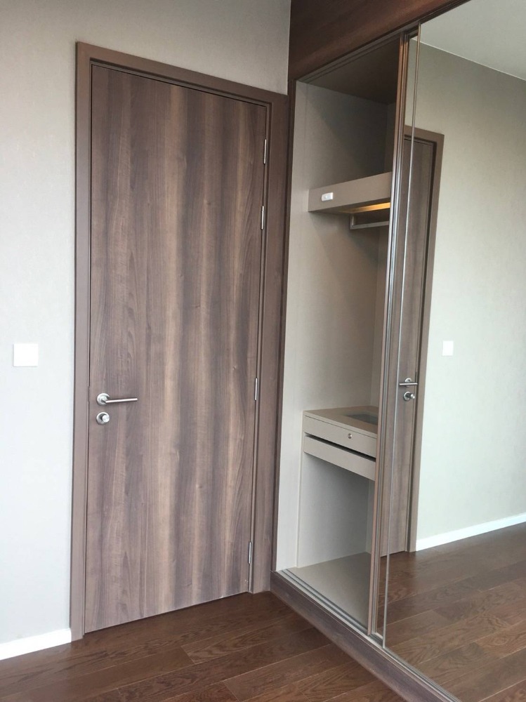 For RentCondoSathorn, Narathiwat : Condo menam residence for rent