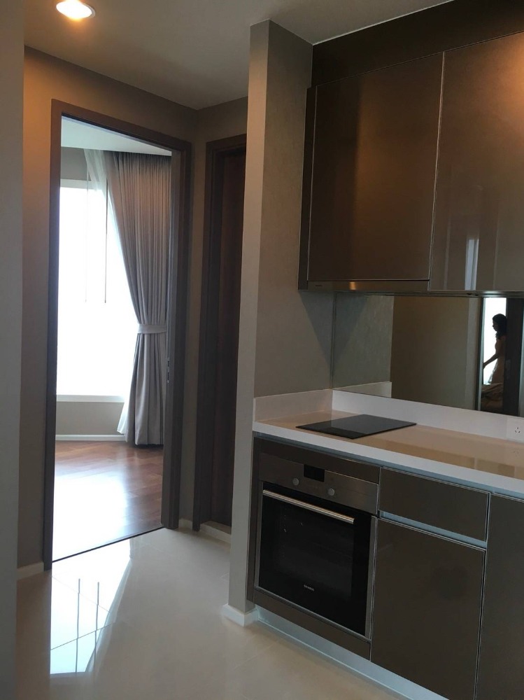 For RentCondoSathorn, Narathiwat : Condo menam residence for rent