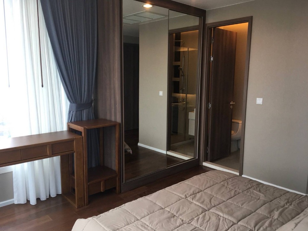 For RentCondoSathorn, Narathiwat : Condo menam residence for rent