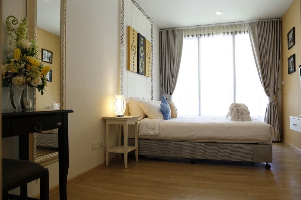 For SaleCondoHuahin, Prachuap Khiri Khan, Pran Buri : Urgent sale, Baan San Kraam Condo, Hua Hin, beach front resort, size 64.27 sqm. 2 bedrooms, 2 bathrooms, price 5.3 million, beautifully decorated, fully furnished.