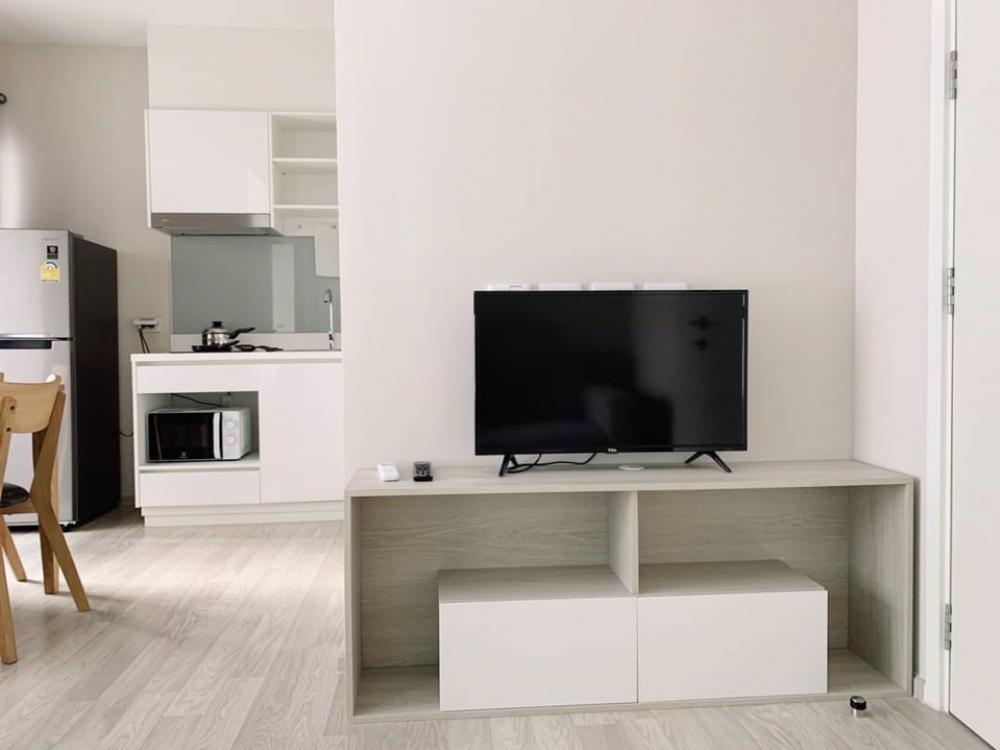 For RentCondoRama9, Petchburi, RCA : For rent: The Privacy Rama 9, price only 12,000, pool view.