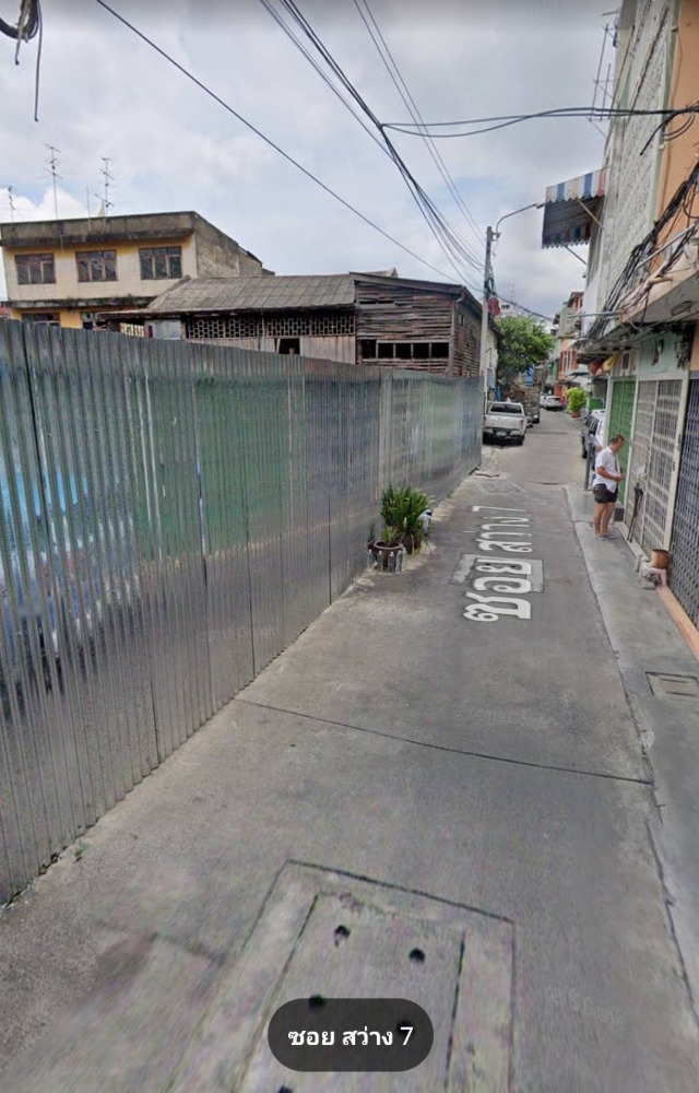 For SaleLandSilom, Saladaeng, Bangrak : Land for sale, Si Phraya, Bang Rak, Soi Sawang 7, central location, community area, near the expressway, area 226 square wah, price 45.2 million baht.