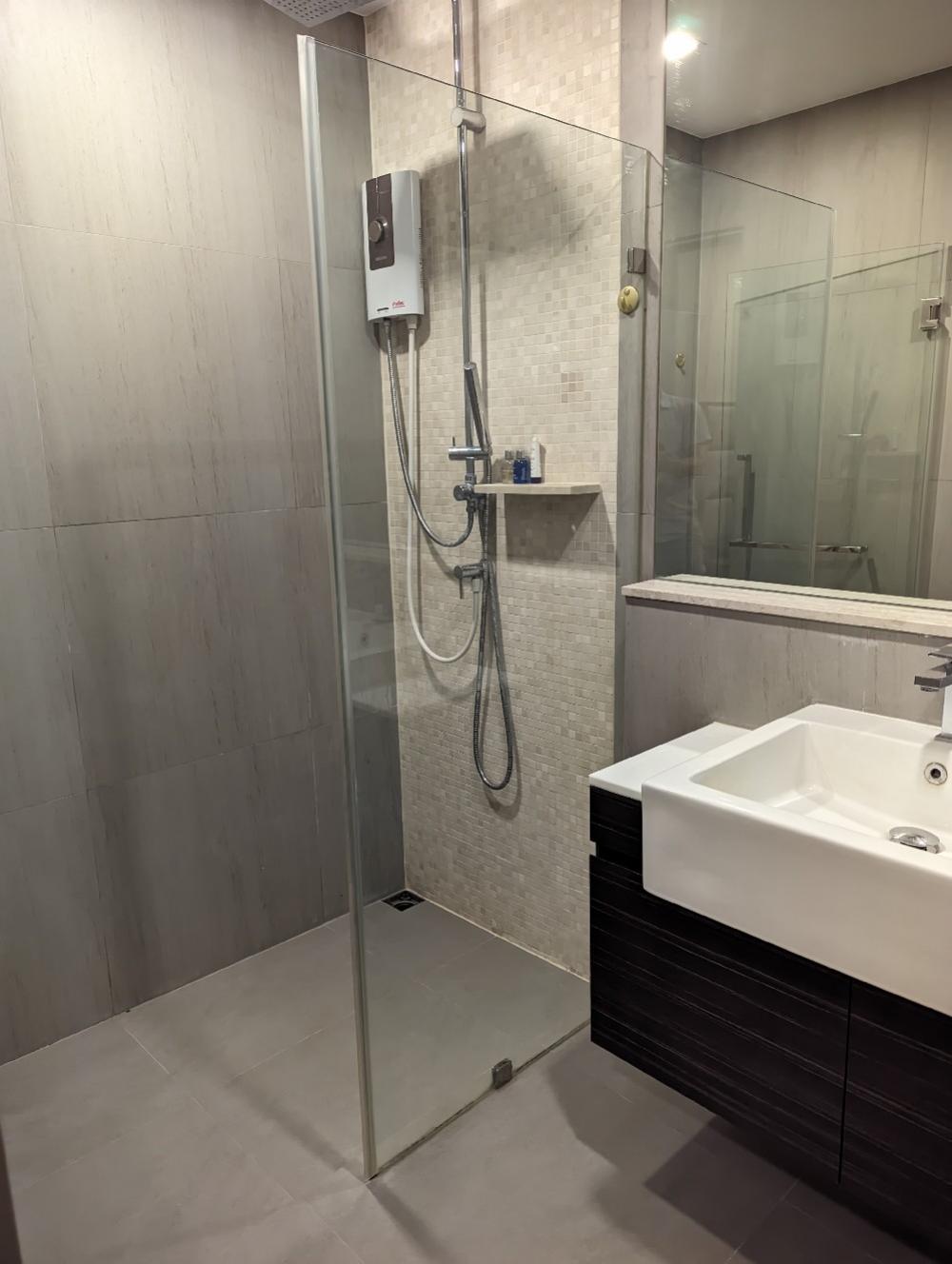 For RentCondoRattanathibet, Sanambinna : The Politant Breeze two bedroom,two bath room face South with swimming pool and Riverview