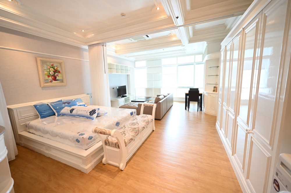 For SaleCondoWongwianyai, Charoennakor : ✨Hot Deal! For Sale Lavish Studio Baan Sathorn Chaopraya✨