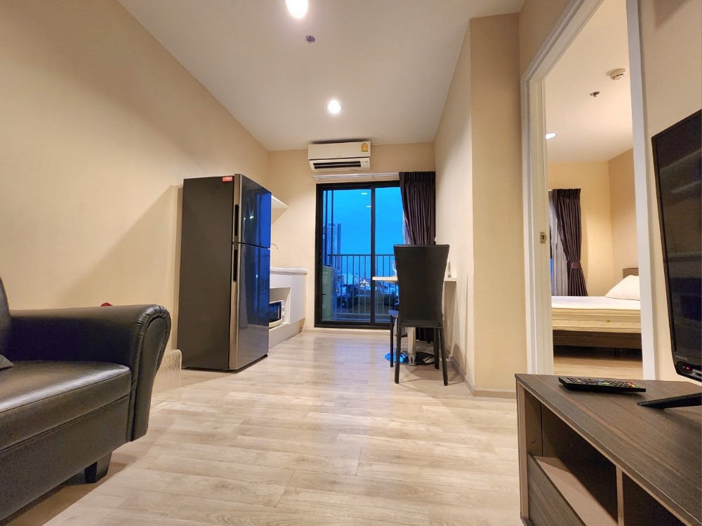 For RentCondoNonthaburi, Bang Yai, Bangbuathong : N117.5 **The most beautiful room** Room available 31 Jan. for rent, Plum Condo Central Station, very beautiful room, exactly as shown in the picture.