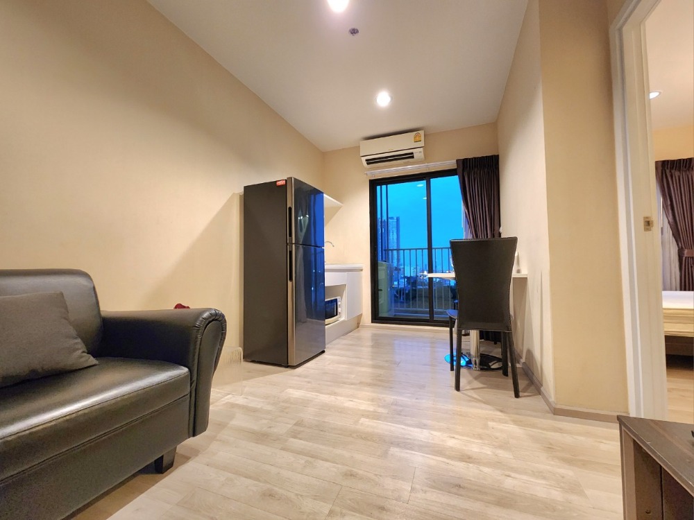 For RentCondoNonthaburi, Bang Yai, Bangbuathong : N117.5 **The most beautiful room** Room available 31 Jan. for rent, Plum Condo Central Station, very beautiful room, exactly as shown in the picture.