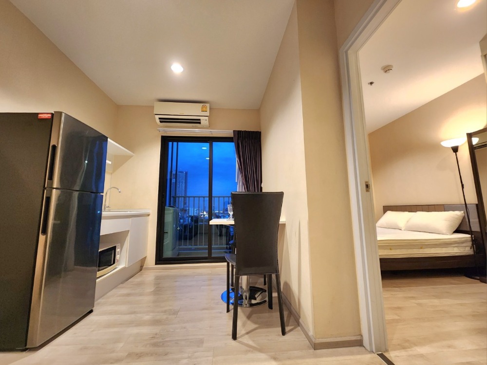 For RentCondoNonthaburi, Bang Yai, Bangbuathong : N117.5 **The most beautiful room** Room available 31 Jan. for rent, Plum Condo Central Station, very beautiful room, exactly as shown in the picture.