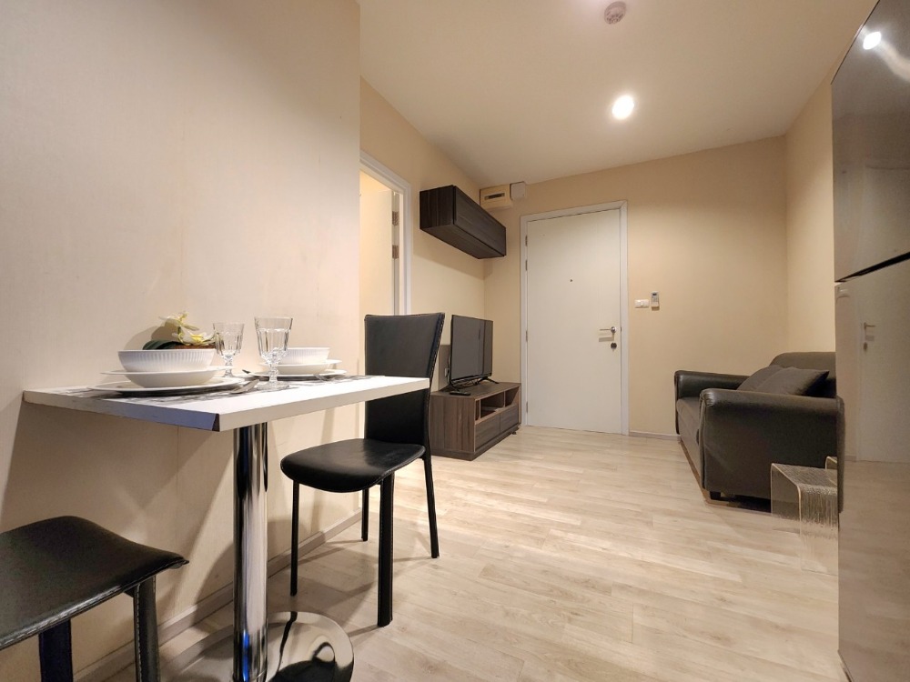 For RentCondoNonthaburi, Bang Yai, Bangbuathong : N117.5 **The most beautiful room** Room available 31 Jan. for rent, Plum Condo Central Station, very beautiful room, exactly as shown in the picture.