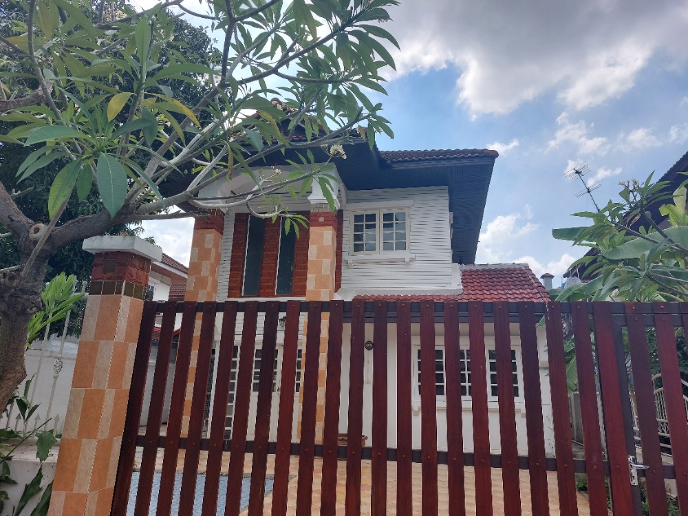 ให้เช่าบ้านเกษตร นวมินทร์ ลาดปลาเค้า : ให้เช่า บ้านเดี่ยว2ชั้น 64ตรว. ถนนเกษตร-นวมินทร์ (ประเสริฐมนูกิจ42)  ใกล้โรงเรียนเลิศหล้า ใกล้เลียบทางด่วน ให้เช่า18,000/เดือน