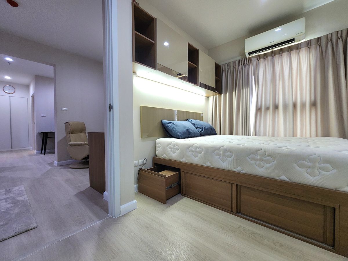 For RentCondoNonthaburi, Bang Yai, Bangbuathong : Condition is as shown in the cover photo** Price can be negotiated!! There is a washing machine. and water filter** 2 bedroom room for rent with very complete items, Plum Condo Central Station Phase 1, the owner is very kind!!