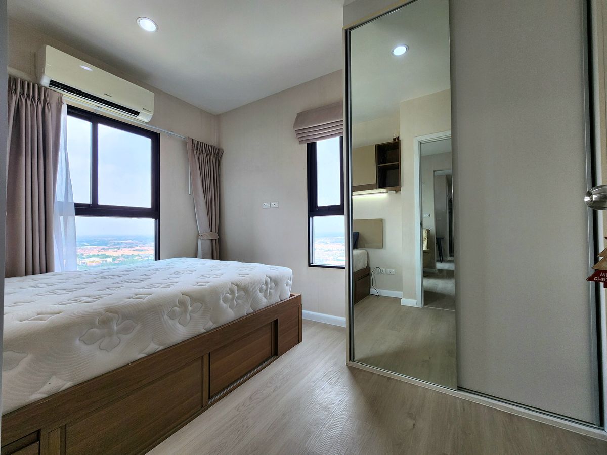 For RentCondoNonthaburi, Bang Yai, Bangbuathong : Condition is as shown in the cover photo** Price can be negotiated!! There is a washing machine. and water filter** 2 bedroom room for rent with very complete items, Plum Condo Central Station Phase 1, the owner is very kind!!