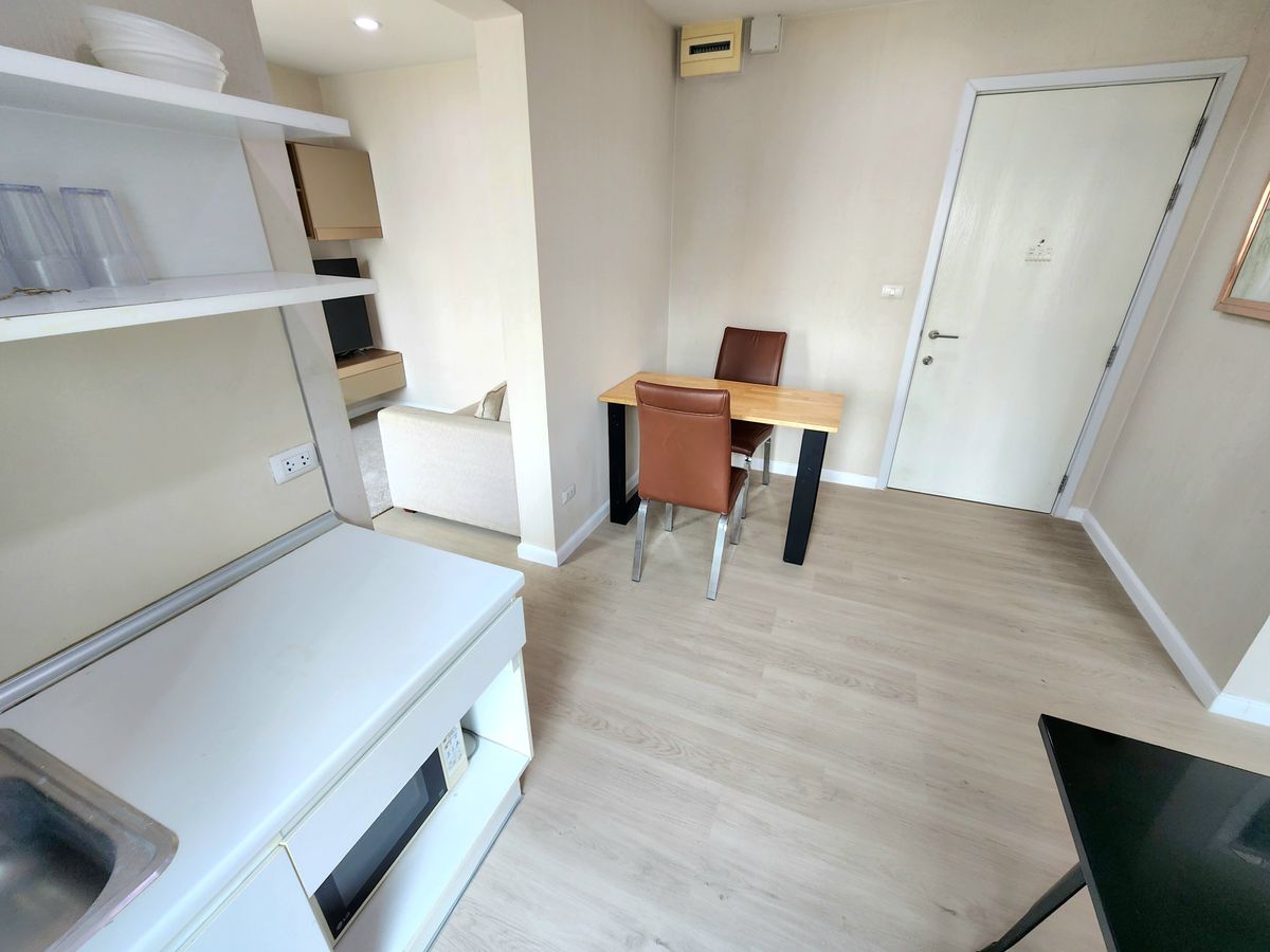 For RentCondoNonthaburi, Bang Yai, Bangbuathong : Condition is as shown in the cover photo** Price can be negotiated!! There is a washing machine. and water filter** 2 bedroom room for rent with very complete items, Plum Condo Central Station Phase 1, the owner is very kind!!