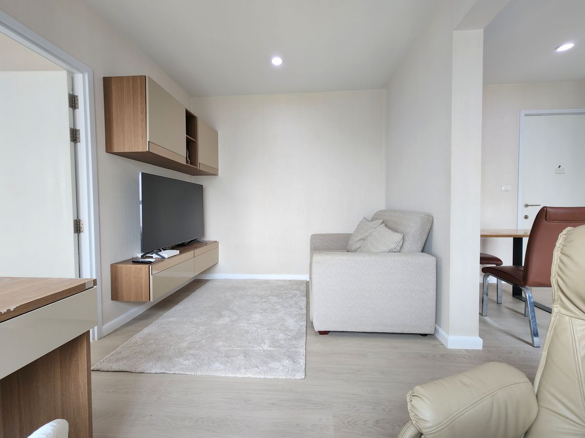 For RentCondoNonthaburi, Bang Yai, Bangbuathong : Condition is as shown in the cover photo** Price can be negotiated!! There is a washing machine. and water filter** 2 bedroom room for rent with very complete items, Plum Condo Central Station Phase 1, the owner is very kind!!