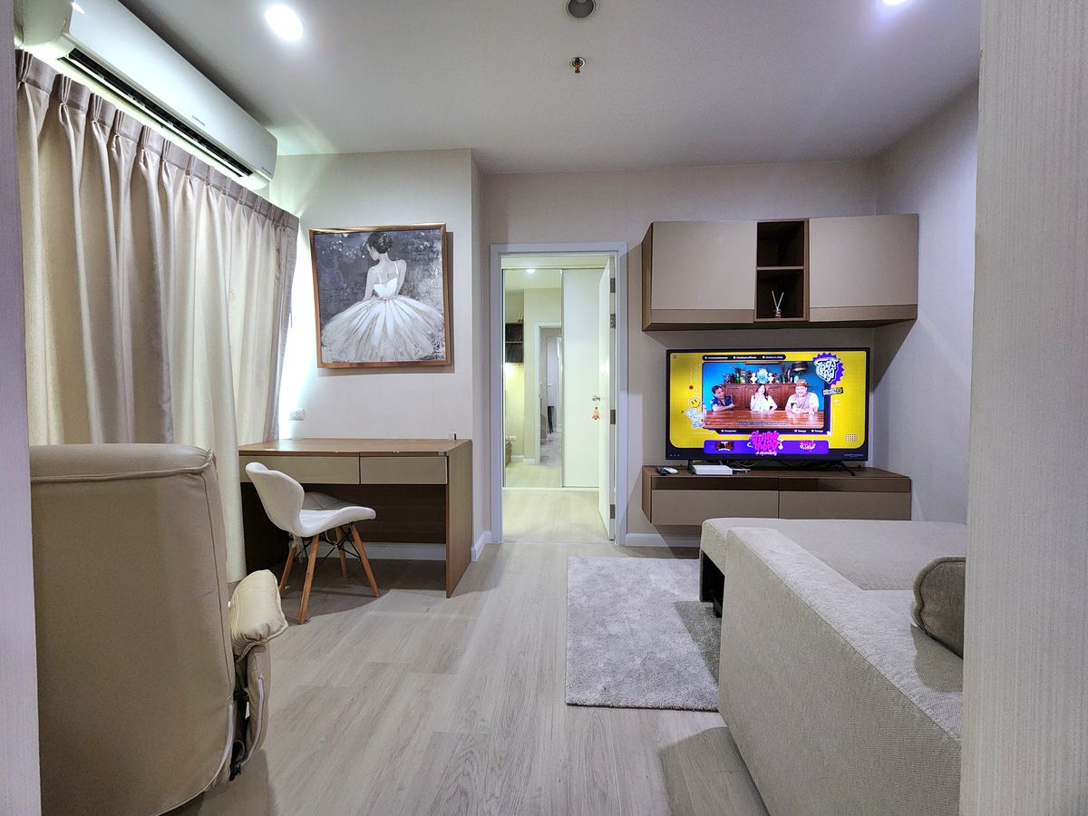 For RentCondoNonthaburi, Bang Yai, Bangbuathong : Condition is as shown in the cover photo** Price can be negotiated!! There is a washing machine. and water filter** 2 bedroom room for rent with very complete items, Plum Condo Central Station Phase 1, the owner is very kind!!