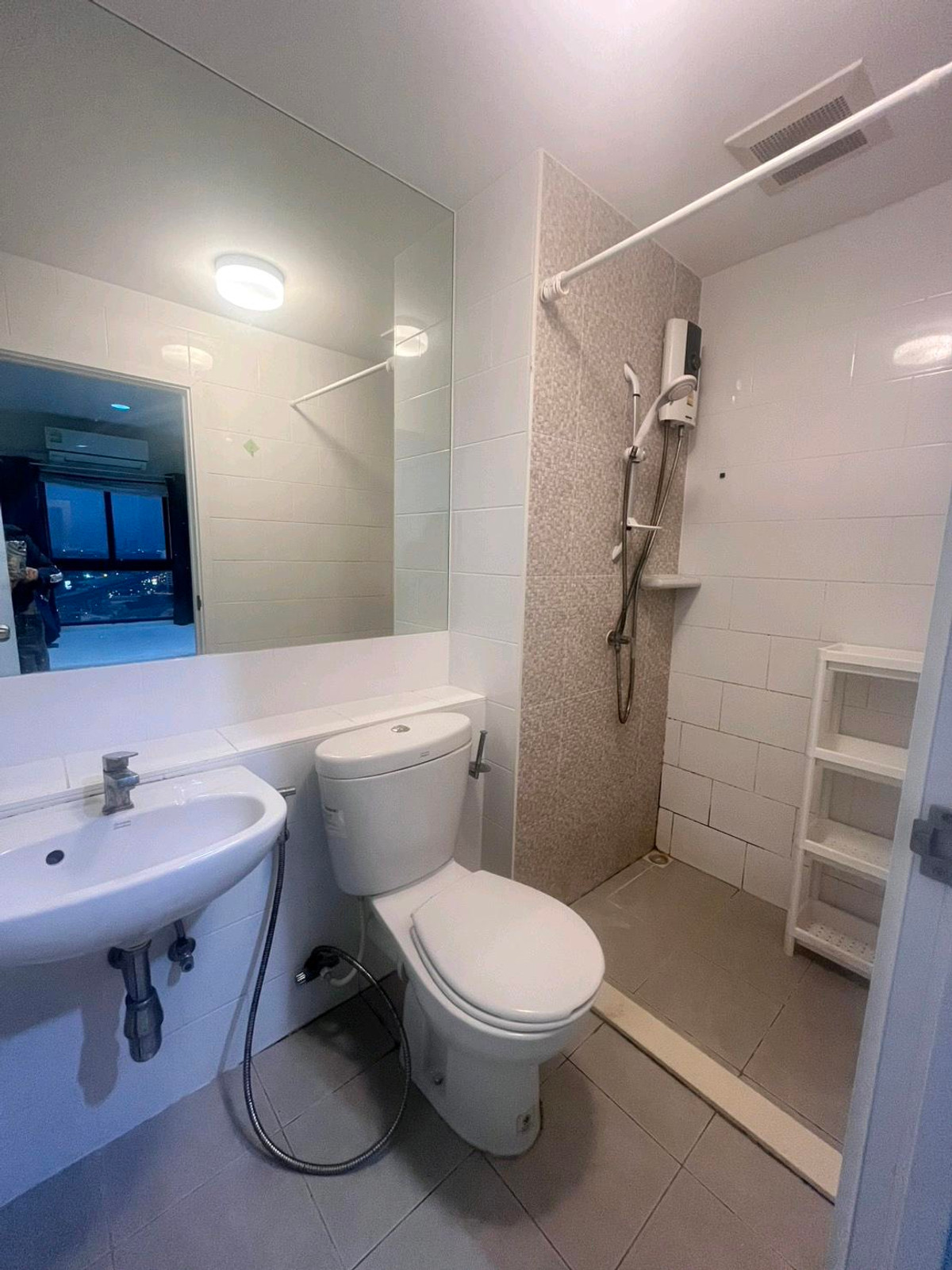 For RentCondoNonthaburi, Bang Yai, Bangbuathong : For rent, Plum Condo, Central Station Phase 1, next to Westgate Mall, ready to move in, free common area, free parking.