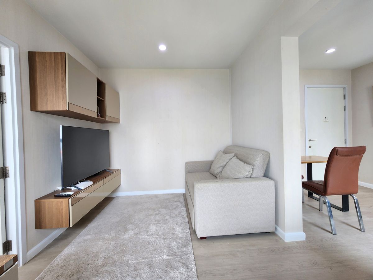 For RentCondoNonthaburi, Bang Yai, Bangbuathong : Condition is as shown in the cover photo** Price can be negotiated!! There is a washing machine. and water filter** 2 bedroom room for rent with very complete items, Plum Condo Central Station Phase 1, the owner is very kind!!