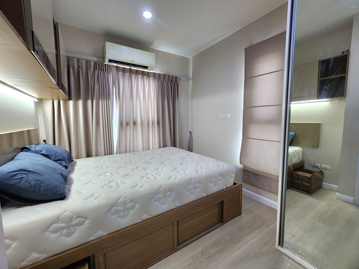 For RentCondoNonthaburi, Bang Yai, Bangbuathong : Condition is as shown in the cover photo** Price can be negotiated!! There is a washing machine. and water filter** 2 bedroom room for rent with very complete items, Plum Condo Central Station Phase 1, the owner is very kind!!