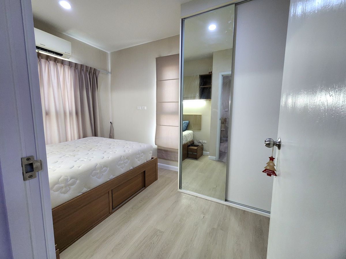 For RentCondoNonthaburi, Bang Yai, Bangbuathong : Condition is as shown in the cover photo** Price can be negotiated!! There is a washing machine. and water filter** 2 bedroom room for rent with very complete items, Plum Condo Central Station Phase 1, the owner is very kind!!