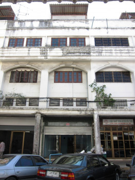 For SaleShop HouseKaset Nawamin,Ladplakao : Shophouse for sale, Sinthanee Villa Village, Nawamin 101, usable area 220 sq m, 26 sq m.