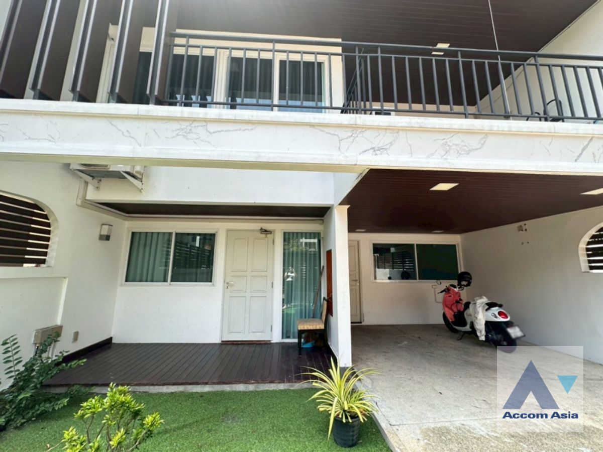 ให้เช่าบ้านสุขุมวิท อโศก ทองหล่อ : 🔼 AccomA🔽 3 Bedrooms House for Rent in Sukhumvit, Bangkok near BTS Phrom Phong (AA33415)