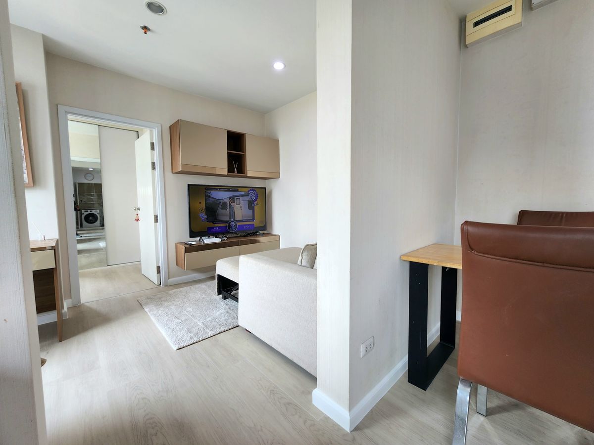 For RentCondoNonthaburi, Bang Yai, Bangbuathong : Condition is as shown in the cover photo** Price can be negotiated!! There is a washing machine. and water filter** 2 bedroom room for rent with very complete items, Plum Condo Central Station Phase 1, the owner is very kind!!