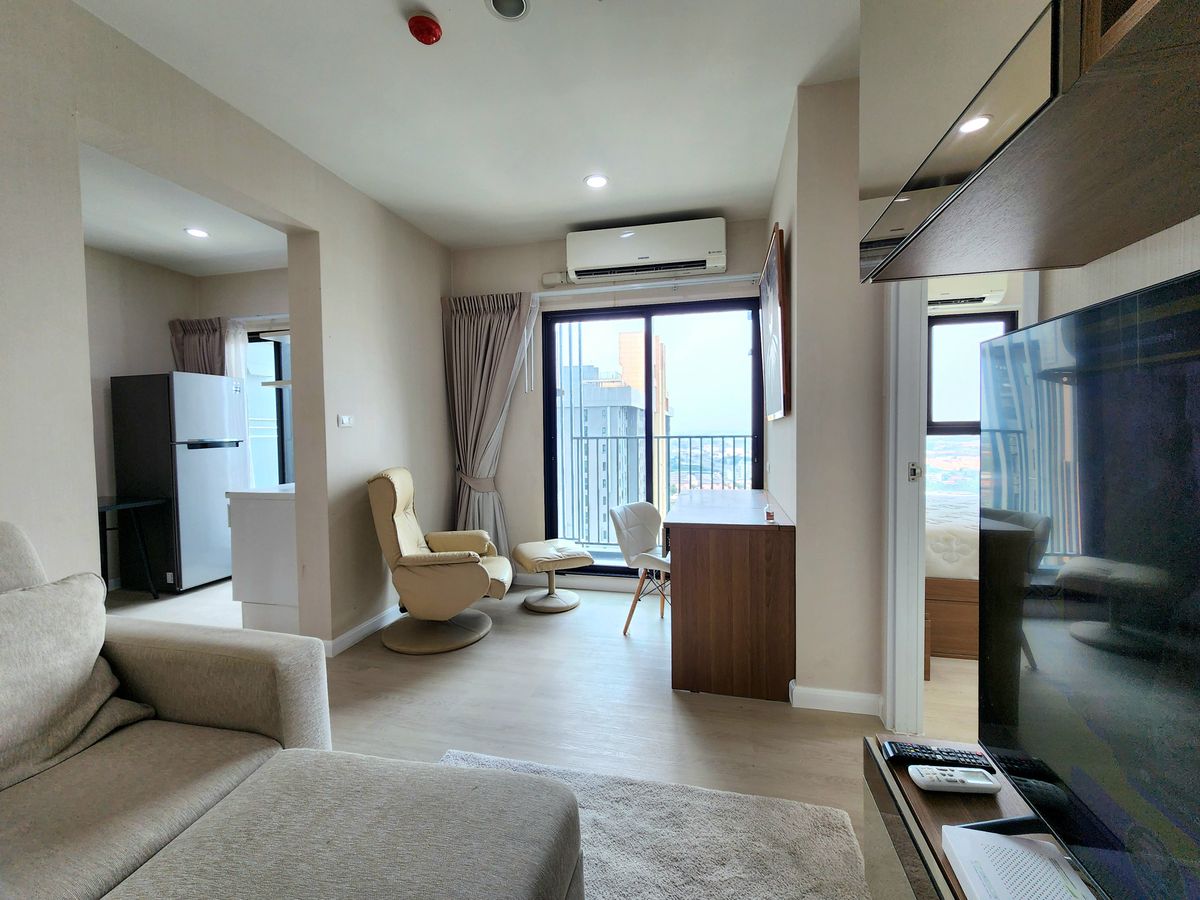 For RentCondoNonthaburi, Bang Yai, Bangbuathong : Condition is as shown in the cover photo** Price can be negotiated!! There is a washing machine. and water filter** 2 bedroom room for rent with very complete items, Plum Condo Central Station Phase 1, the owner is very kind!!