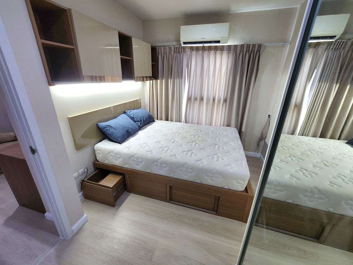 For RentCondoNonthaburi, Bang Yai, Bangbuathong : Condition is as shown in the cover photo** Price can be negotiated!! There is a washing machine. and water filter** 2 bedroom room for rent with very complete items, Plum Condo Central Station Phase 1, the owner is very kind!!