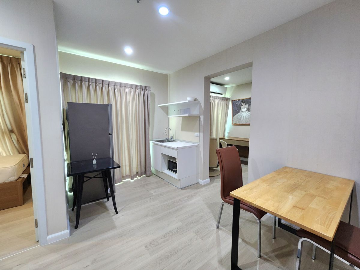 For RentCondoNonthaburi, Bang Yai, Bangbuathong : Condition is as shown in the cover photo** Price can be negotiated!! There is a washing machine. and water filter** 2 bedroom room for rent with very complete items, Plum Condo Central Station Phase 1, the owner is very kind!!