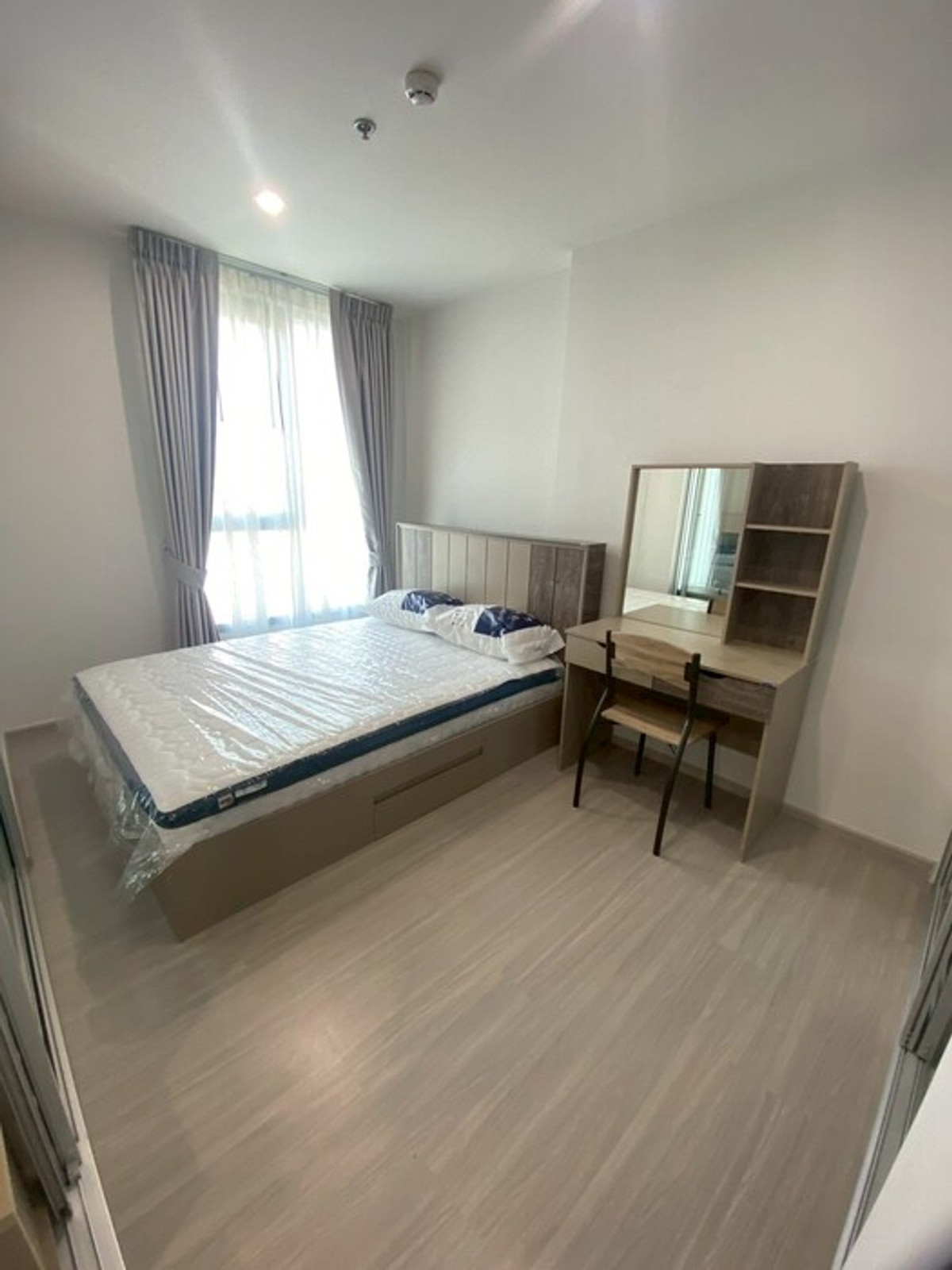 For RentCondoBang kae, Phetkasem : 🎨 For rent!! 1 bedroom, 1 bathroom, 19th floor, Building A, only 13,500 baht! //The Parkland Phetkasem 56, near MRT Phasi Charoen, call 0653562745 The Toy💛