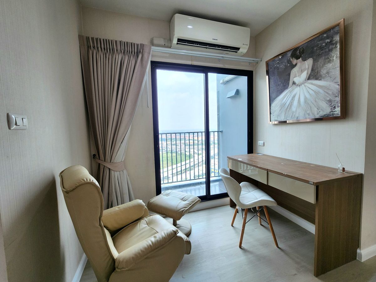 For RentCondoNonthaburi, Bang Yai, Bangbuathong : Condition is as shown in the cover photo** Price can be negotiated!! There is a washing machine. and water filter** 2 bedroom room for rent with very complete items, Plum Condo Central Station Phase 1, the owner is very kind!!