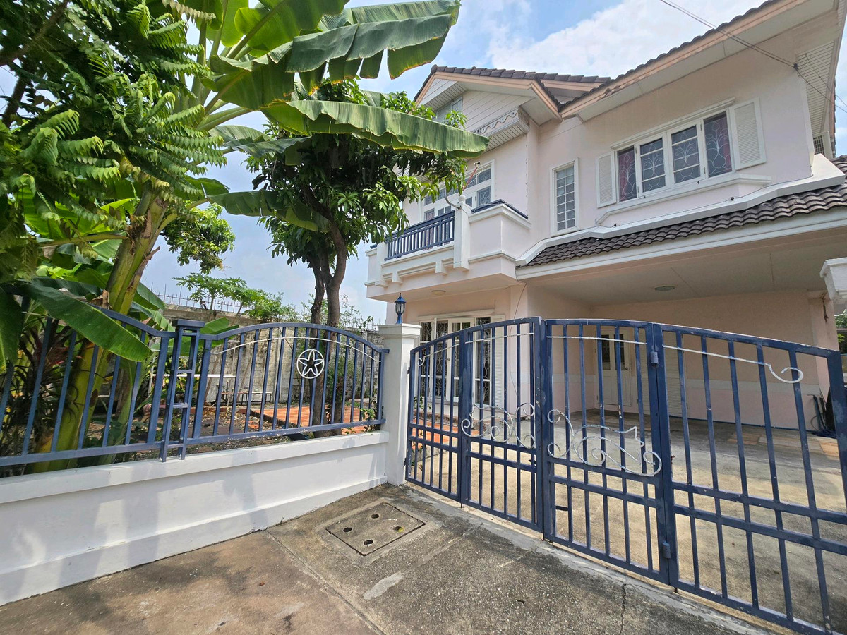 For RentHouseMin Buri, Romklao : For rent: 2-storey detached house, 65 sq m (corner), Ramkhamhaeng Road 190, near Khwan Riam Floating Market, for rent 18,000/month