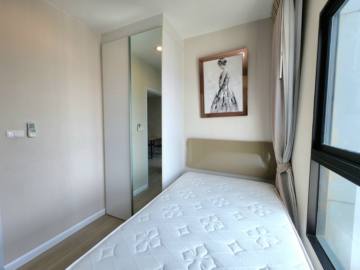 For RentCondoNonthaburi, Bang Yai, Bangbuathong : Condition is as shown in the cover photo** Price can be negotiated!! There is a washing machine. and water filter** 2 bedroom room for rent with very complete items, Plum Condo Central Station Phase 1, the owner is very kind!!