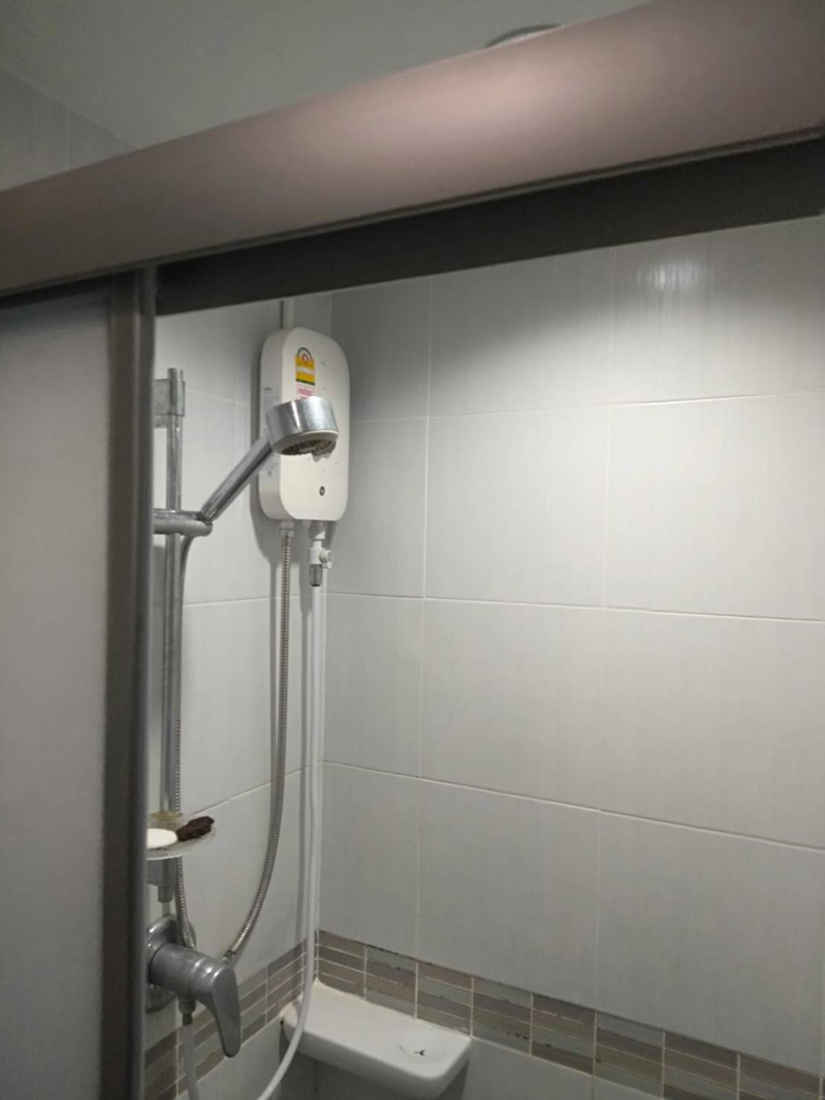 ให้เช่าคอนโดพัฒนาการ ศรีนครินทร์ : 💥เช่า! ลุมพินี เพลส ศรีนครินทร- หัวหมาก ขนาด 27 ตรม ตึก B ชั้น 15 ราคา 9,500 บาท พร้อมเฟอร์และเครื่องใช้ไฟฟ้า