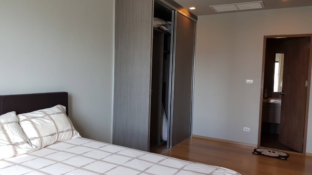 ให้เช่าคอนโดราชเทวี พญาไท : 🔥Best Deal🔥 ให้เช่า ราคาถูกสุดในตึก!! ห้องกว้าง ตกแต่งครบ เฟอร์ครบ พร้อมอยู่ City View (50ตรม.) @Noble Revent