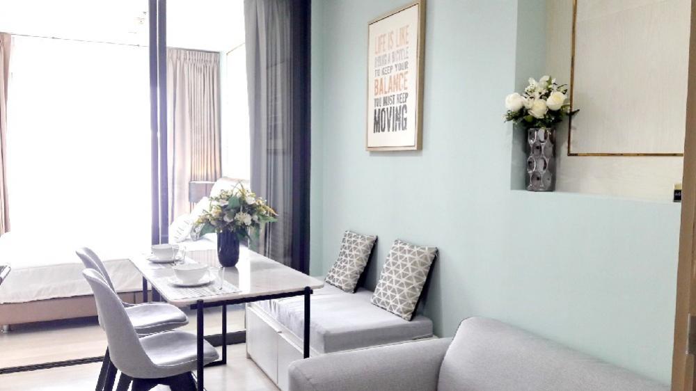 ให้เช่าคอนโดวิทยุ ชิดลม หลังสวน : ให้เช่า ห้อง 1 bed 1bathroom ไลฟ์ วันไวร์เลส ขนาด 35 ตร.ม. ห่างจากบีทีเอส เพลินจิต เพียง 450 เมตร/ ระยะเดินได้เพียง 5 นาที