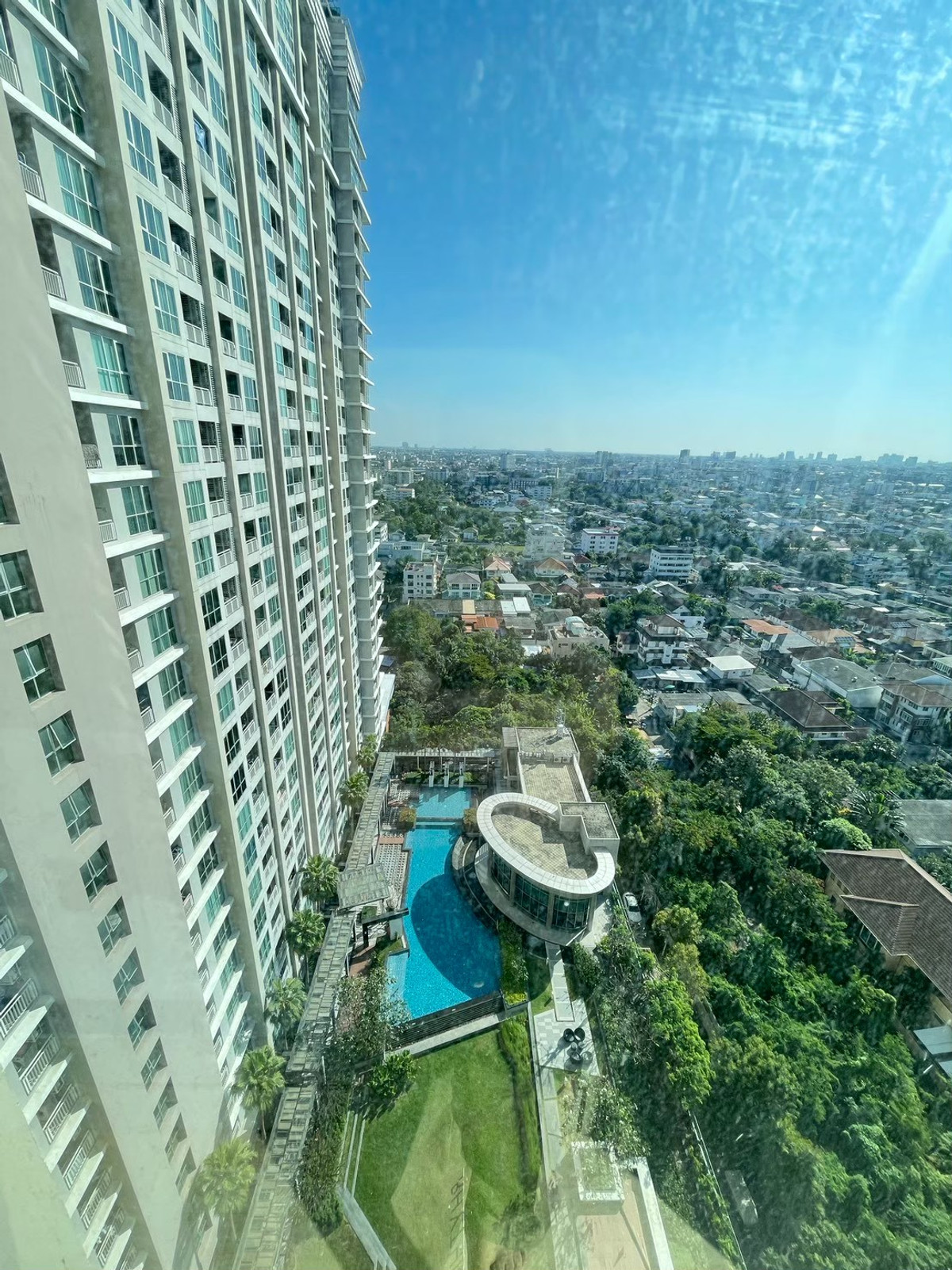 For RentCondoRatchadapisek, Huaikwang, Suttisan : Beautiful! True to the cover!! Rhythm Ratchada for rent for only 22,000. 1 bedroom, size 46 sq.m. Very beautiful room, MRT Ratchada. Interested, contact Gam 064-6696546 (this number can be added on Line). You can make an appointment to see the room every 
