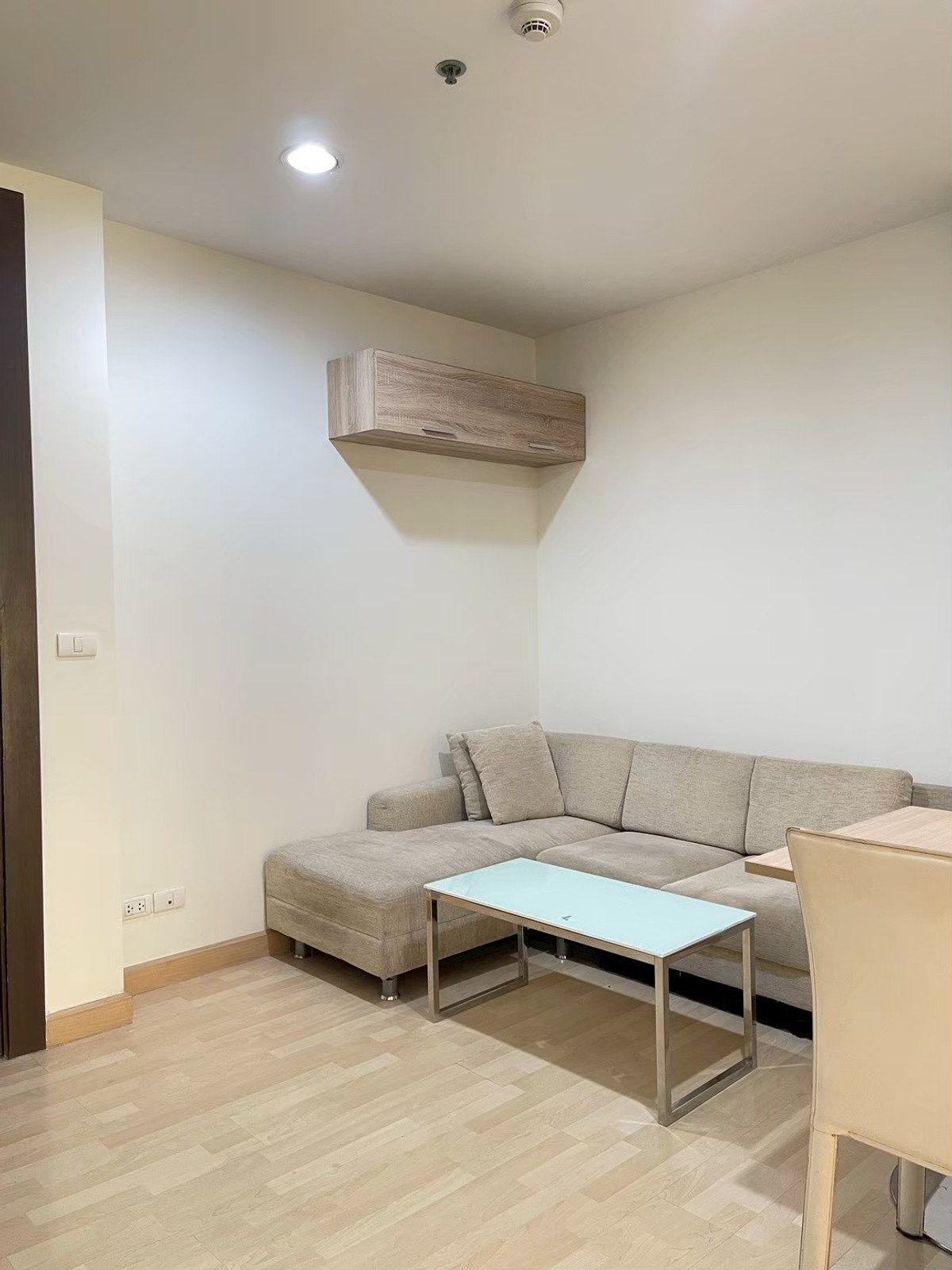 For RentCondoRatchadapisek, Huaikwang, Suttisan : Beautiful! True to the cover!! Rhythm Ratchada for rent for only 22,000. 1 bedroom, size 46 sq.m. Very beautiful room, MRT Ratchada. Interested, contact Gam 064-6696546 (this number can be added on Line). You can make an appointment to see the room every 