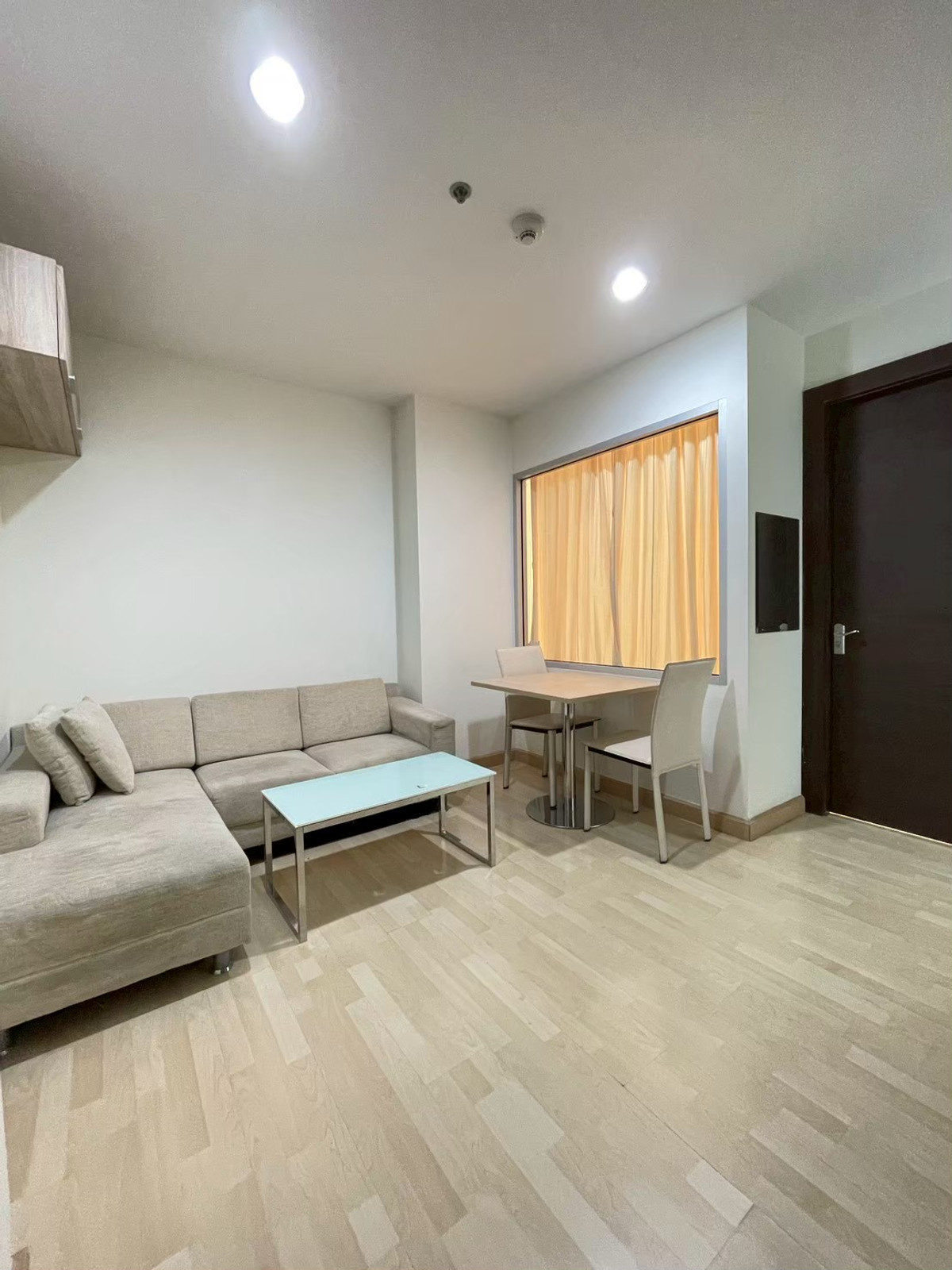 For RentCondoRatchadapisek, Huaikwang, Suttisan : Beautiful! True to the cover!! Rhythm Ratchada for rent for only 22,000. 1 bedroom, size 46 sq.m. Very beautiful room, MRT Ratchada. Interested, contact Gam 064-6696546 (this number can be added on Line). You can make an appointment to see the room every 