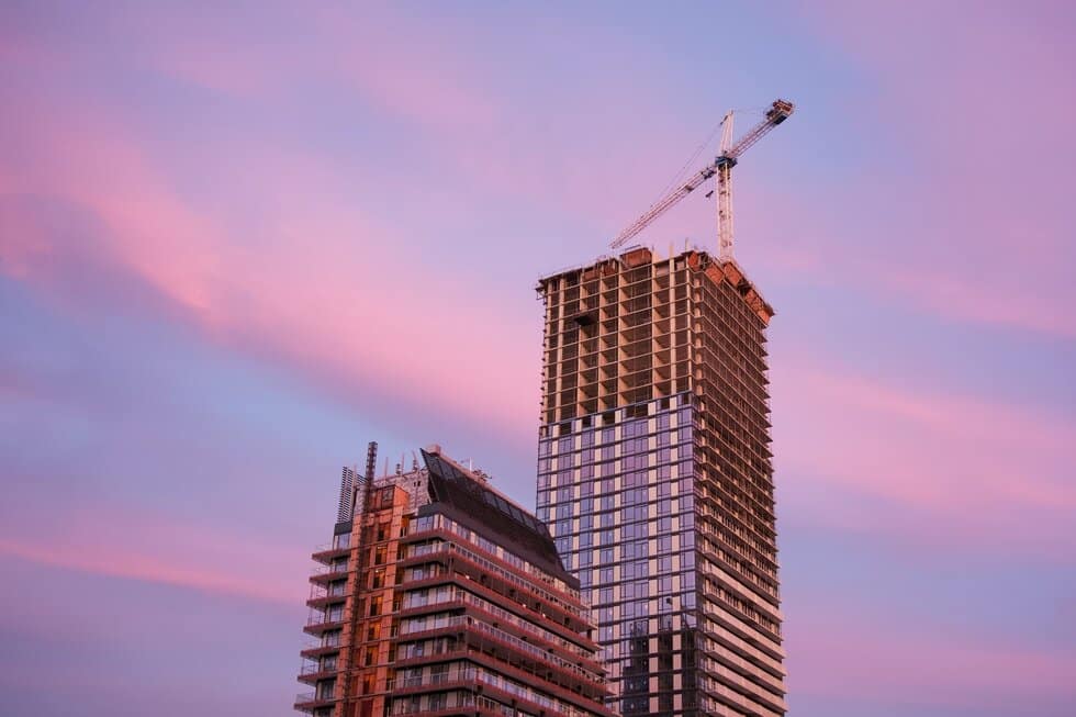 For SaleOfficeRama9, Petchburi, RCA : Sale of large office buildings, 22 stories high, next to New Petchburi Road, Bangkok